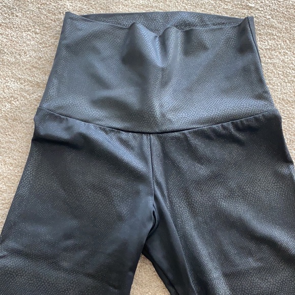 Onzie leggings size XS - Picture 2 of 4